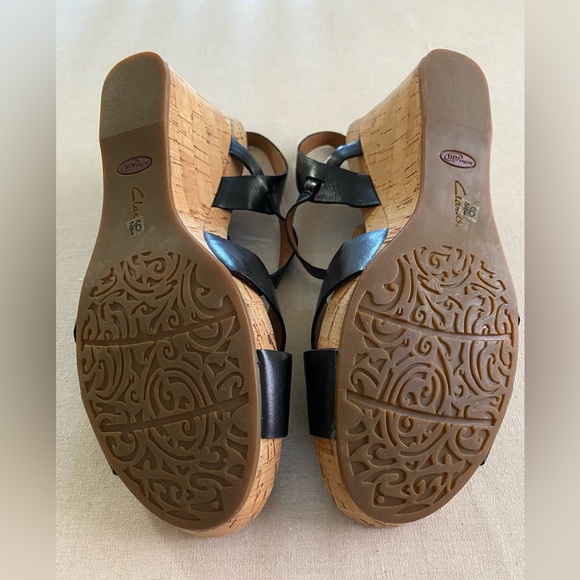 NEW CLARKS ARTISAN SANDAL-Country Meadow, Active Air, Black Wedge Heel, Size 9.5 - Picture 3 of 4